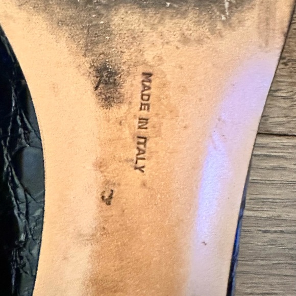 Salvatore Ferragamo | Black Crocodile Pattern Loafers - Picture 10 of 13